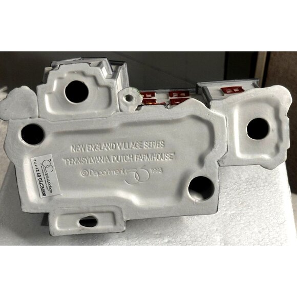 New England Village Series Pennsylvania Dutch Farmhouse Porcelain Lighted House - Picture 6 of 6